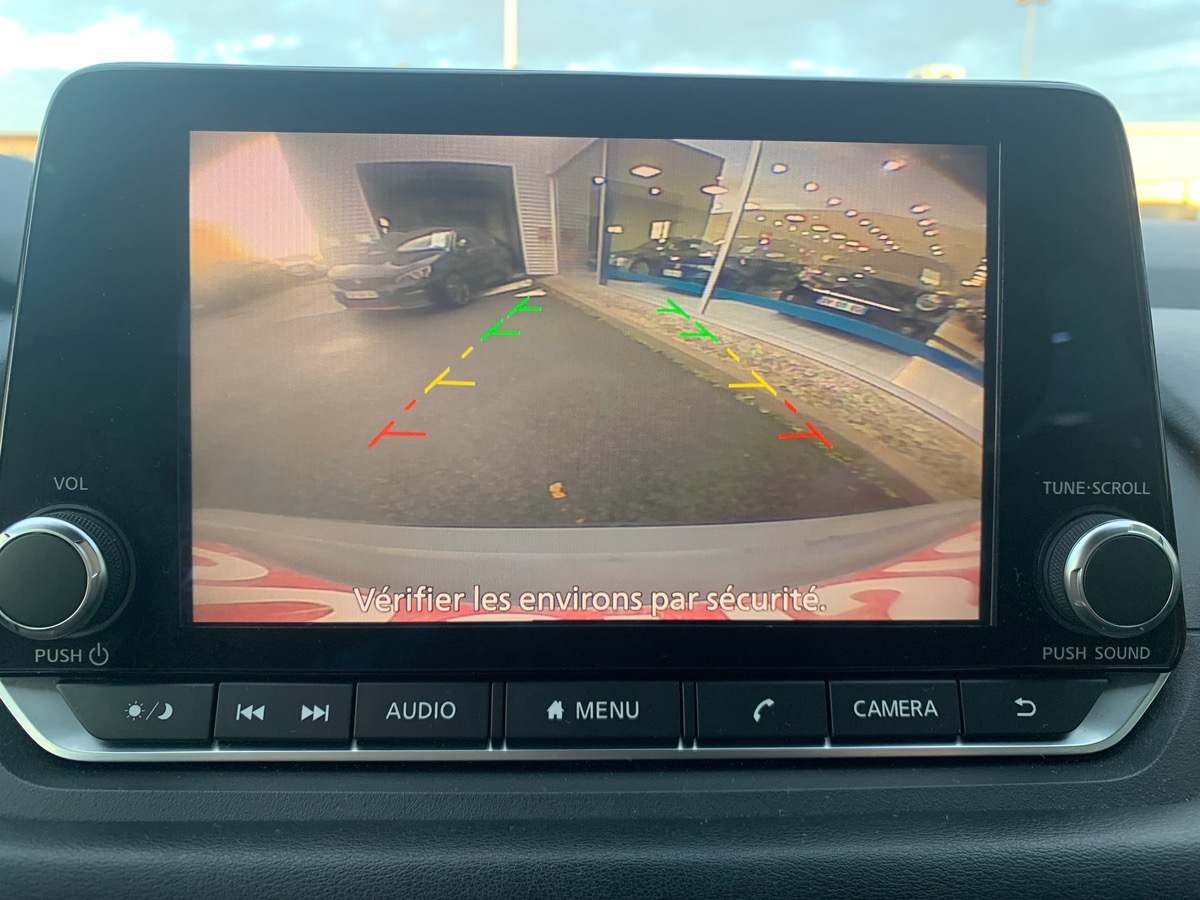 Nissan Qashqai 140 | BUSINESS EDITION | Caméra Recul | Entretien constructeur | Démarrage sans clé