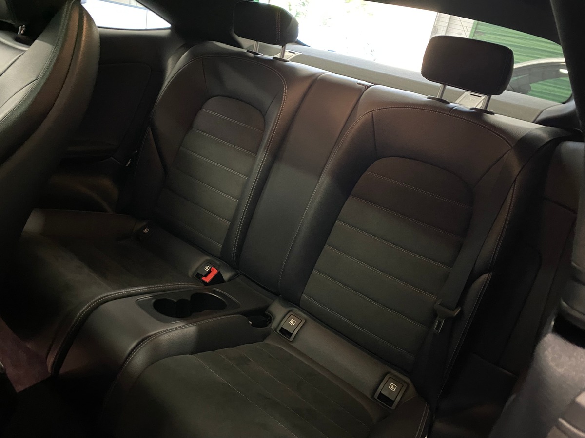 Mercedes Benz Classe C 220 cdi AMG Line / Toit Panoramique Ouvrant / Cock Pit / Led d Ambiance
