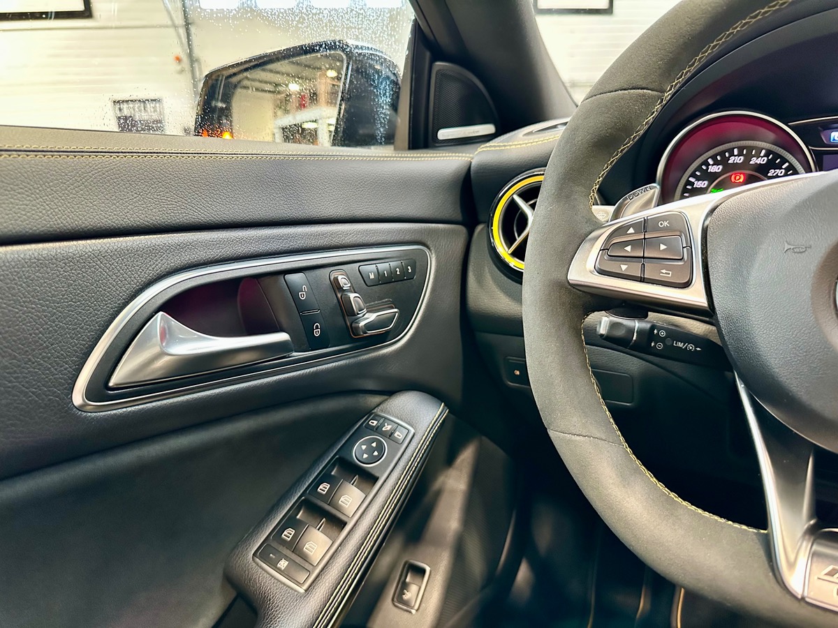 Mercedes-Benz CLA (2) 45 AMG 381 Yellow Night Edition 4Matic 7G-DCT Full