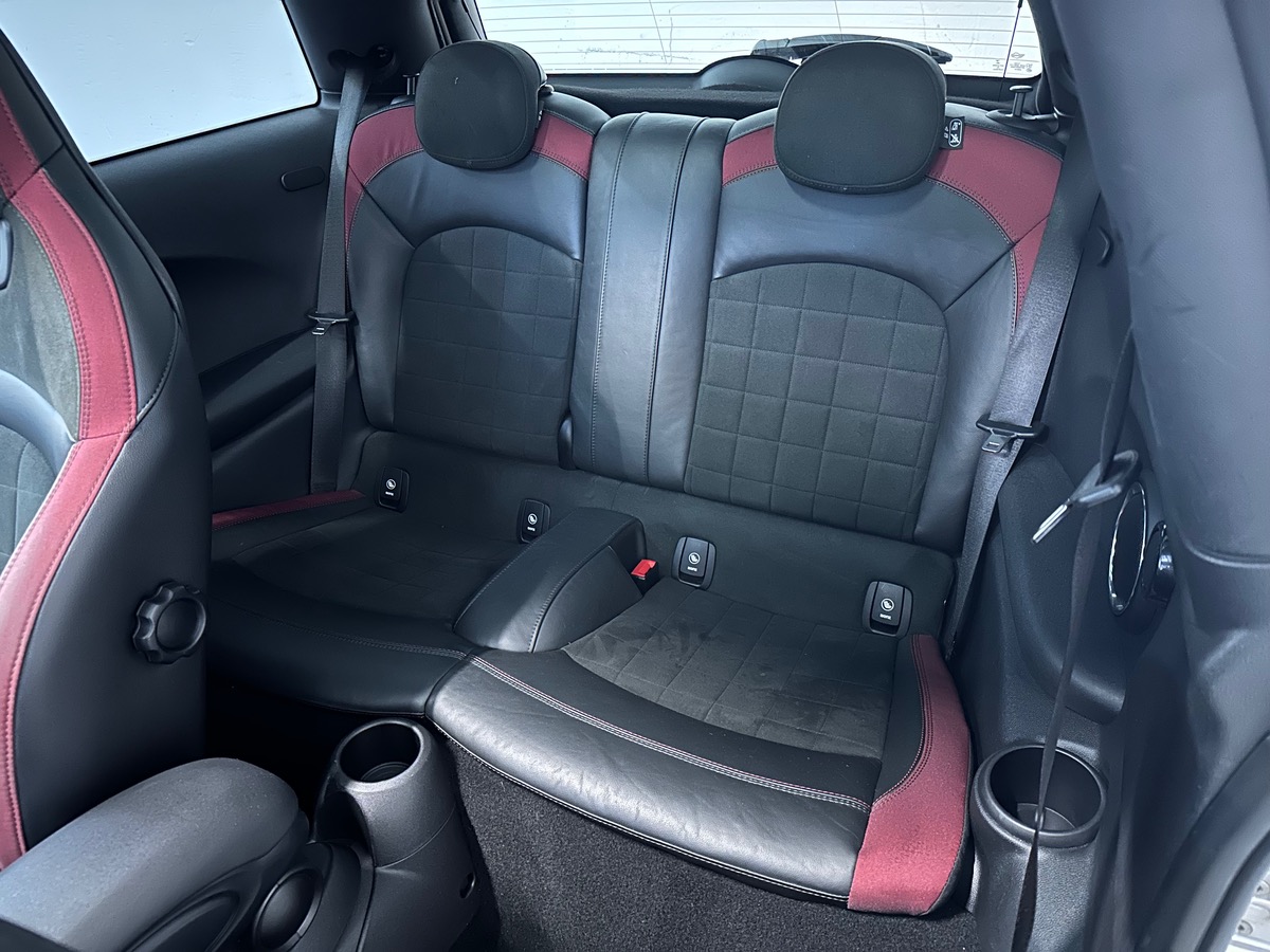 Mini Cooper III (F56) 2.0 231cv JCW BVA6 Harman Kardon / Toit Ouvrant / Echappement Sport