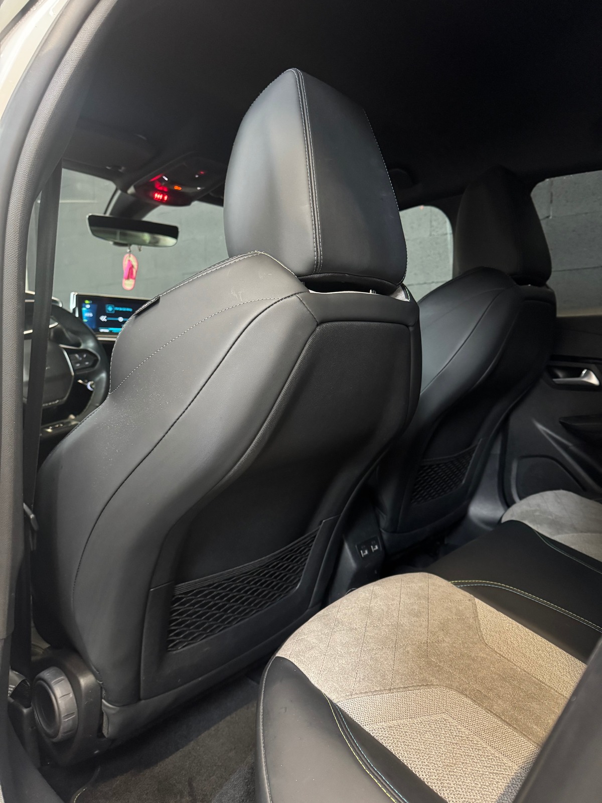 Peugeot 208 e-208 136ch GT