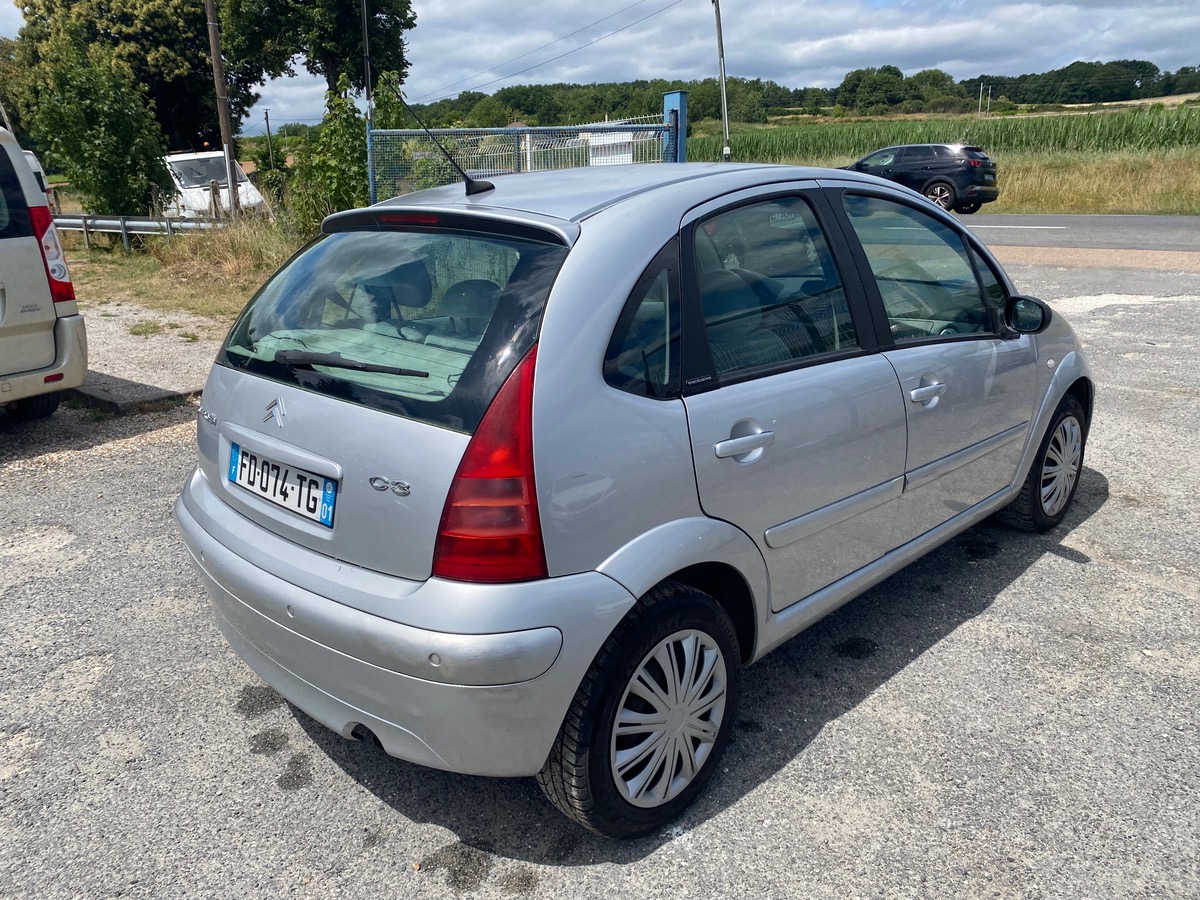 Citroën C3 1.4i 90cv boite auto 114055km nous sommes ouvert ce lundi 14