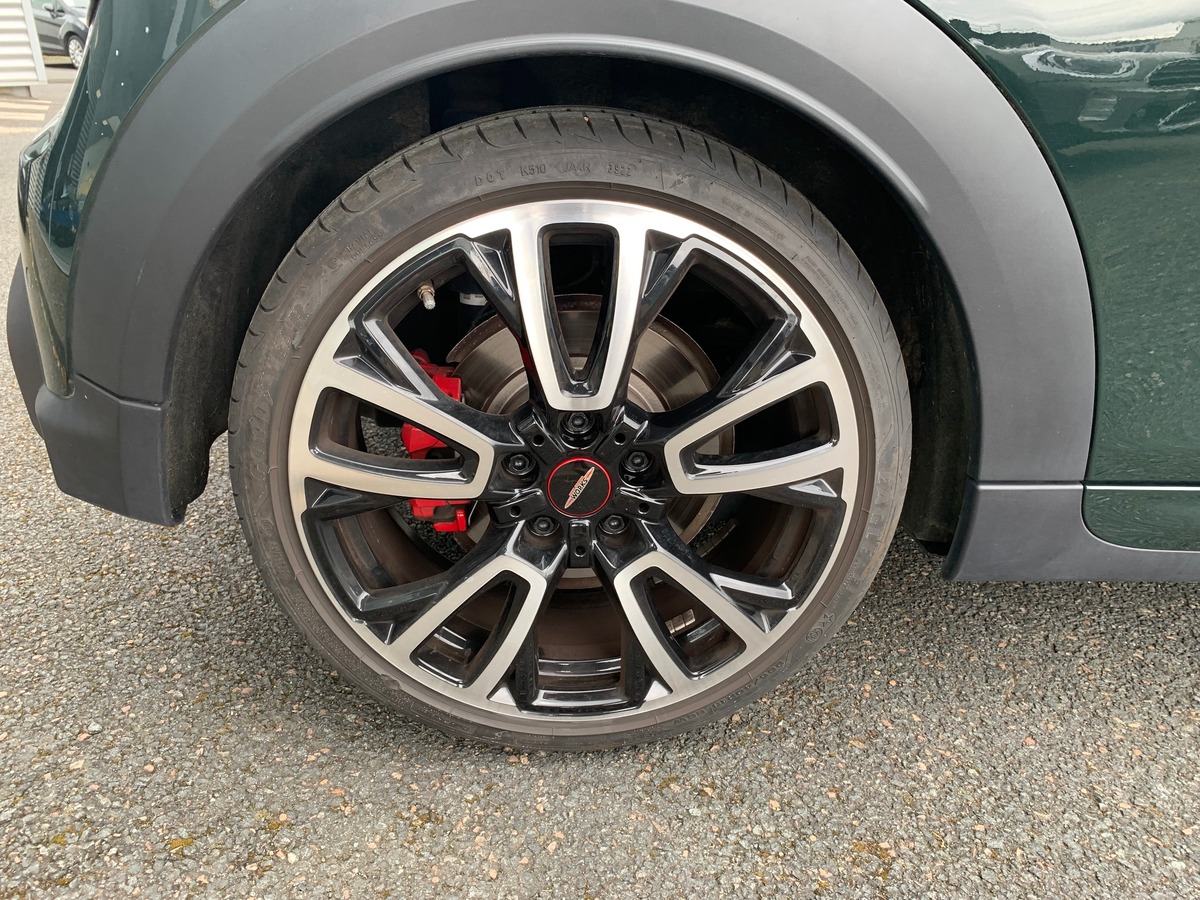 Mini Cooper JCW 231 CHEVAUX | Dernier entretien MINI le 05/05/2025 à 25305 kilomètres