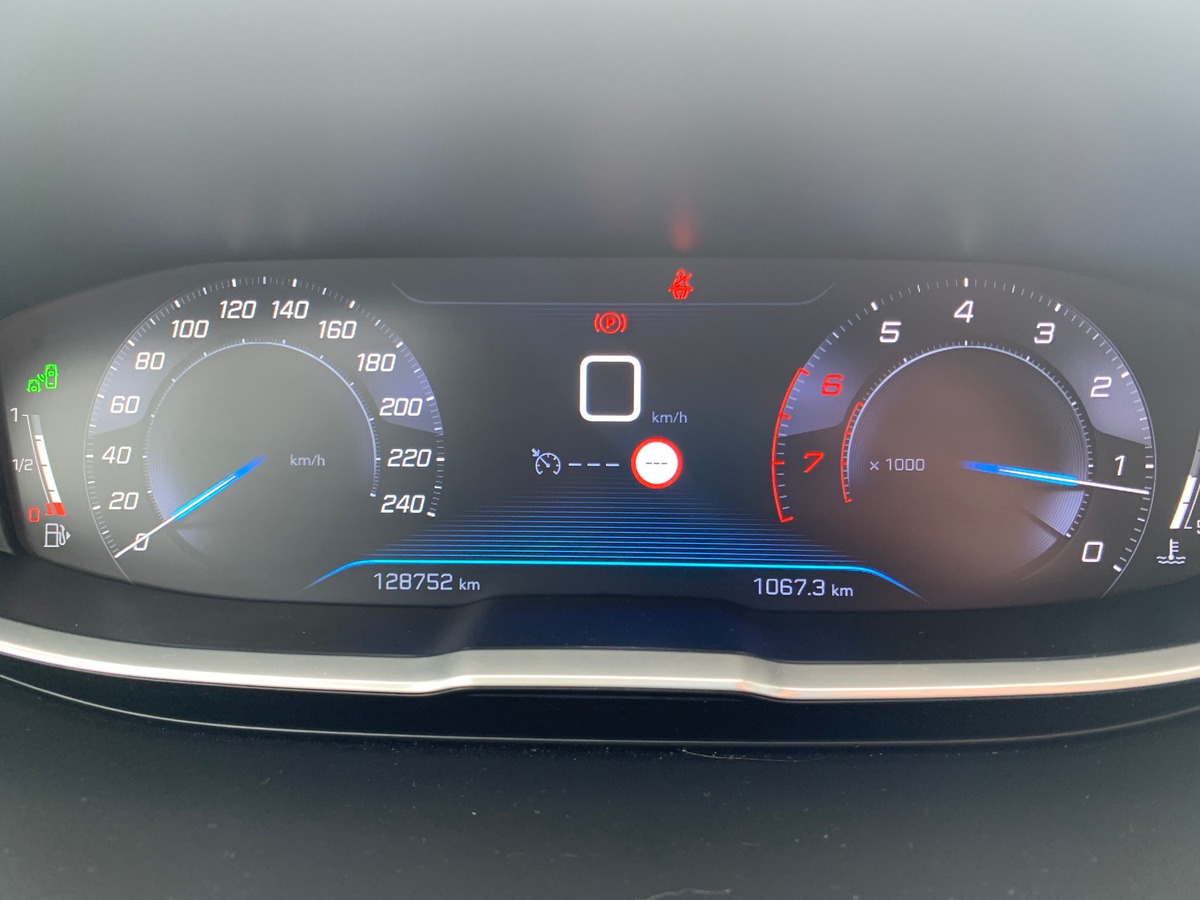 Peugeot 3008 130 ch | Allure | Toit ouvrant panoramique | Caméra recul | Attelage | Apple car play