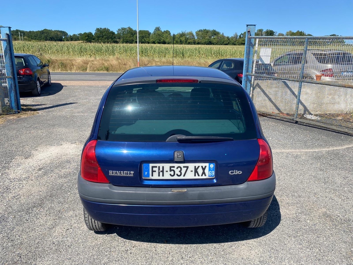 RENAULT Clio 2 1.2i 60cv 135000km d’origine 