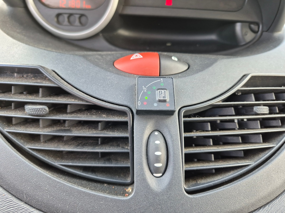 RENAULT Twingo II 1.2 16V LEV ACCESS