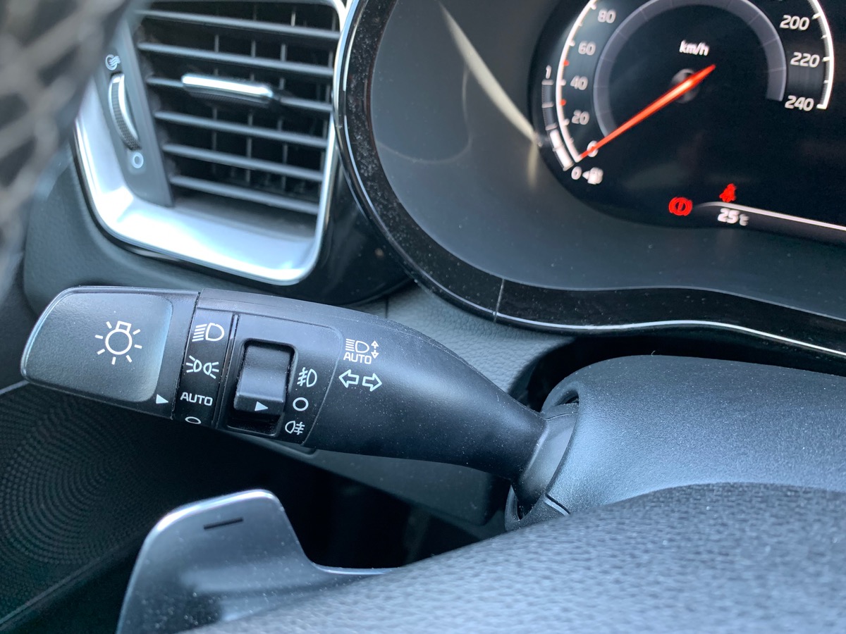 Kia Ceed 160 ch | SW GT LINE | Boîte automatique | GPS | Caméra de recul | Système d'accès sans clé