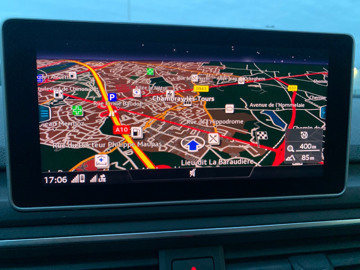 Audi A4 Avant 150 ch | Caméra 360° | Virtual cockpit |  Attelage amovible | Sièges chauffants