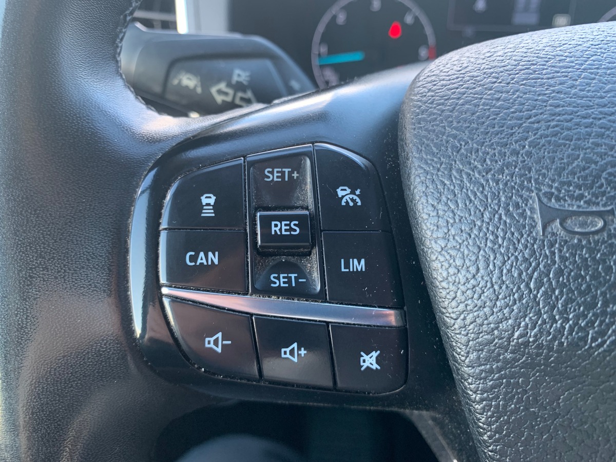 Ford TRANSIT CUSTOM 170 ch | 5 Places | TVA Récupérable