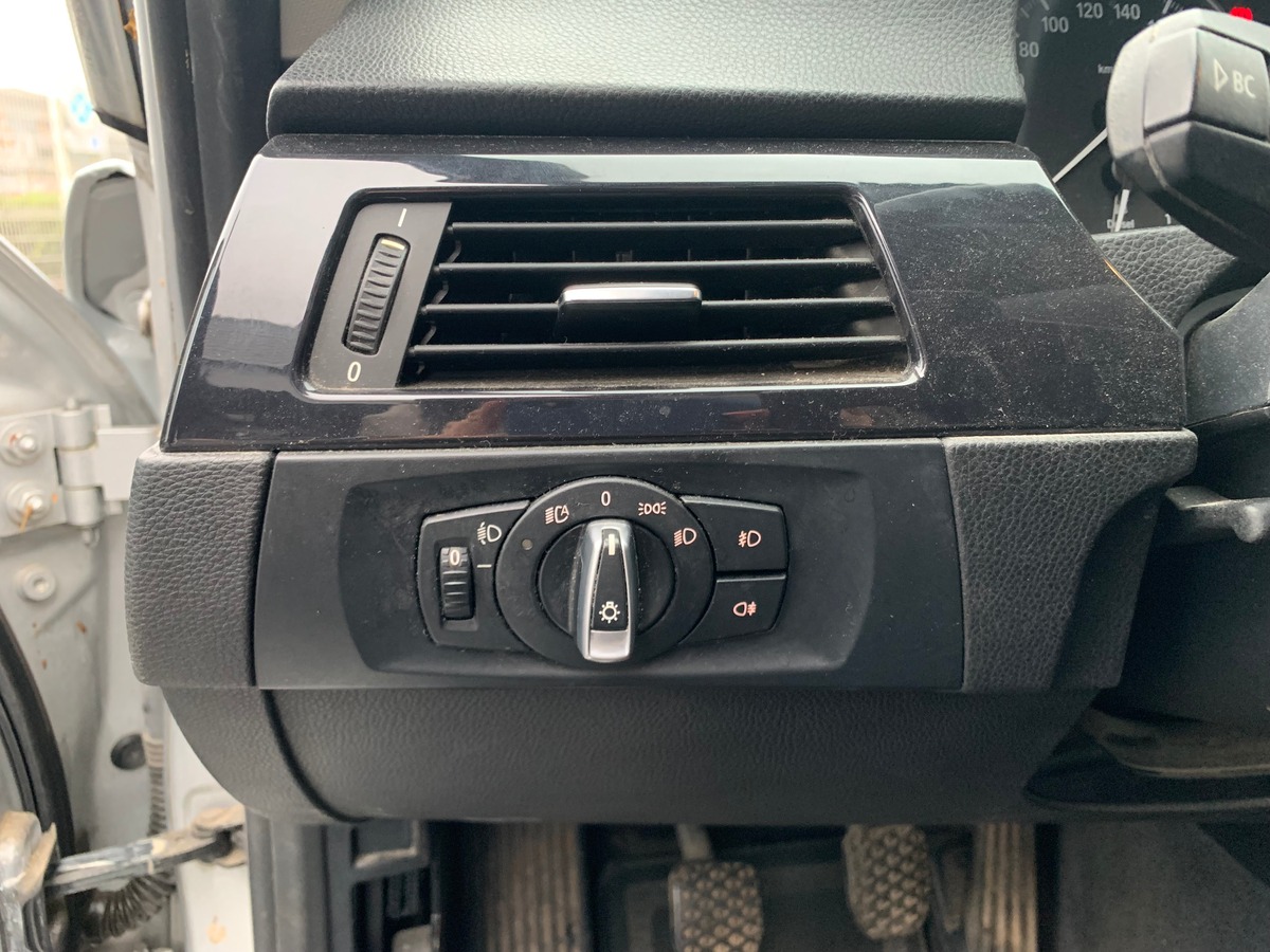 Bmw Série 3 Touring 184 ch | GPS | Radar de recul | Climatisation Auto | Jantes Alu 17"| Attelage