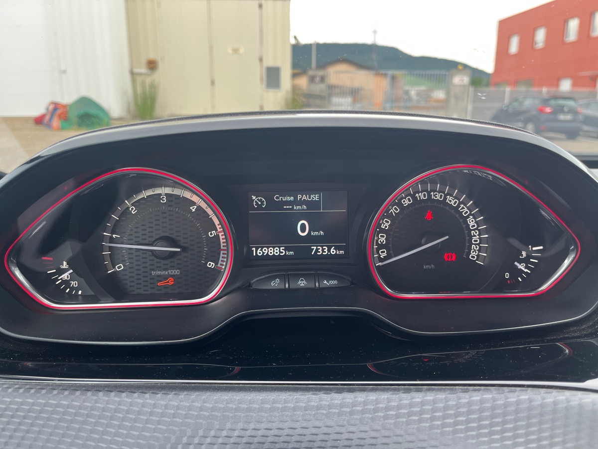 Peugeot 2008 1.6 BlueHDi 120ch GT Line S&S, CAMERA DE RECUL, GPS