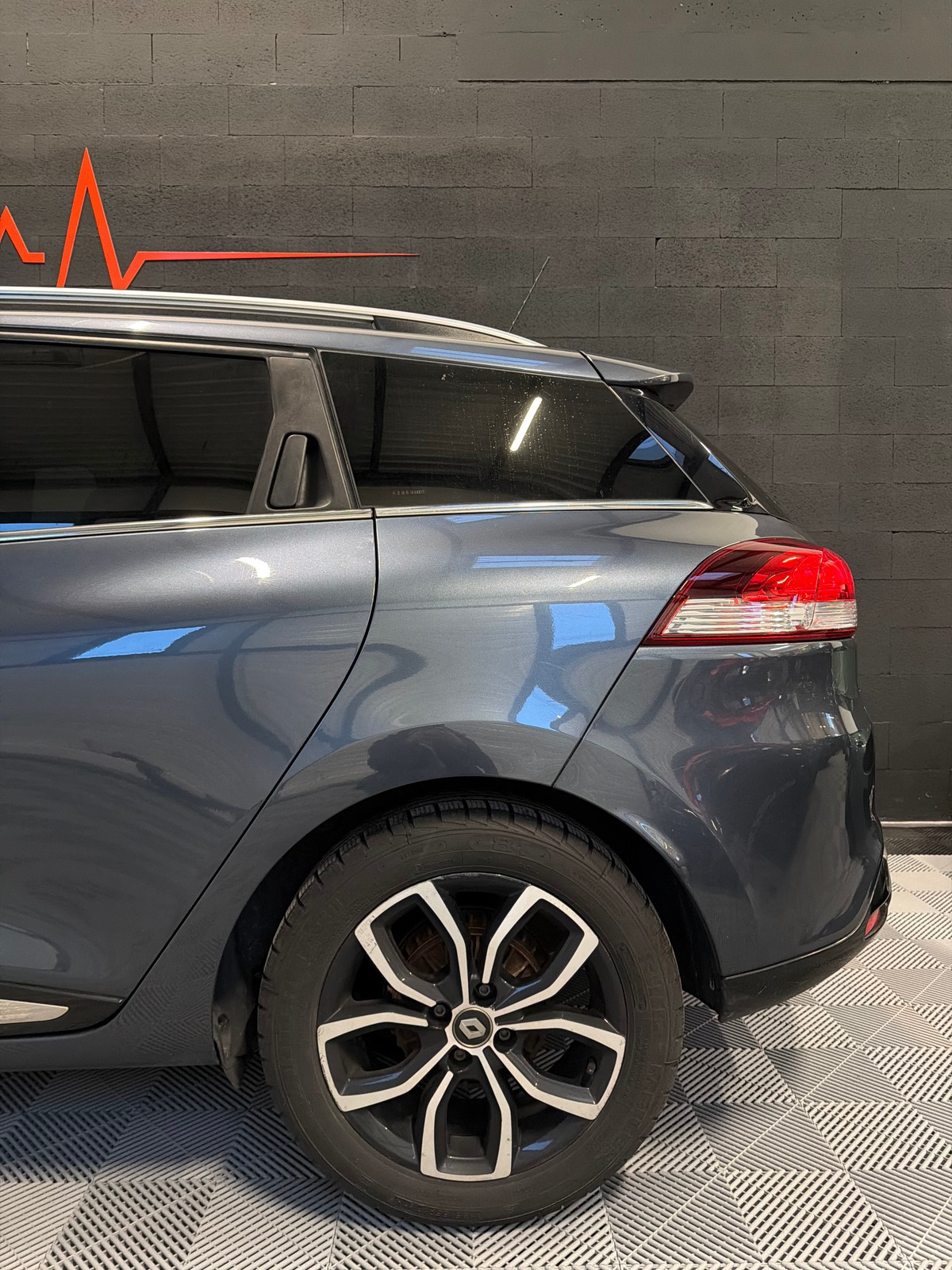 RENAULT Clio IV ESTATE INTENS 1.5 dci 90ch EDC