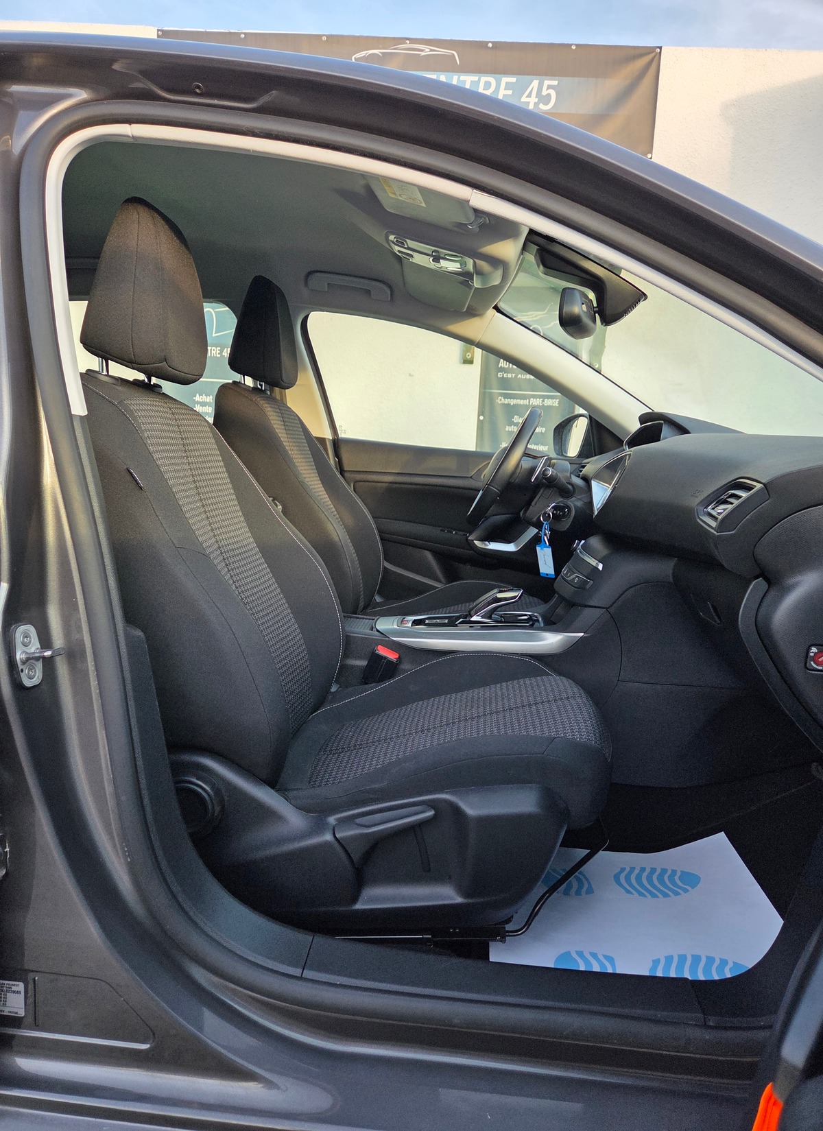 Peugeot 308 1.5 BHDi 130 CV EAT8  ACTIVE BUSINESS / 1ERE MAIN / TVA