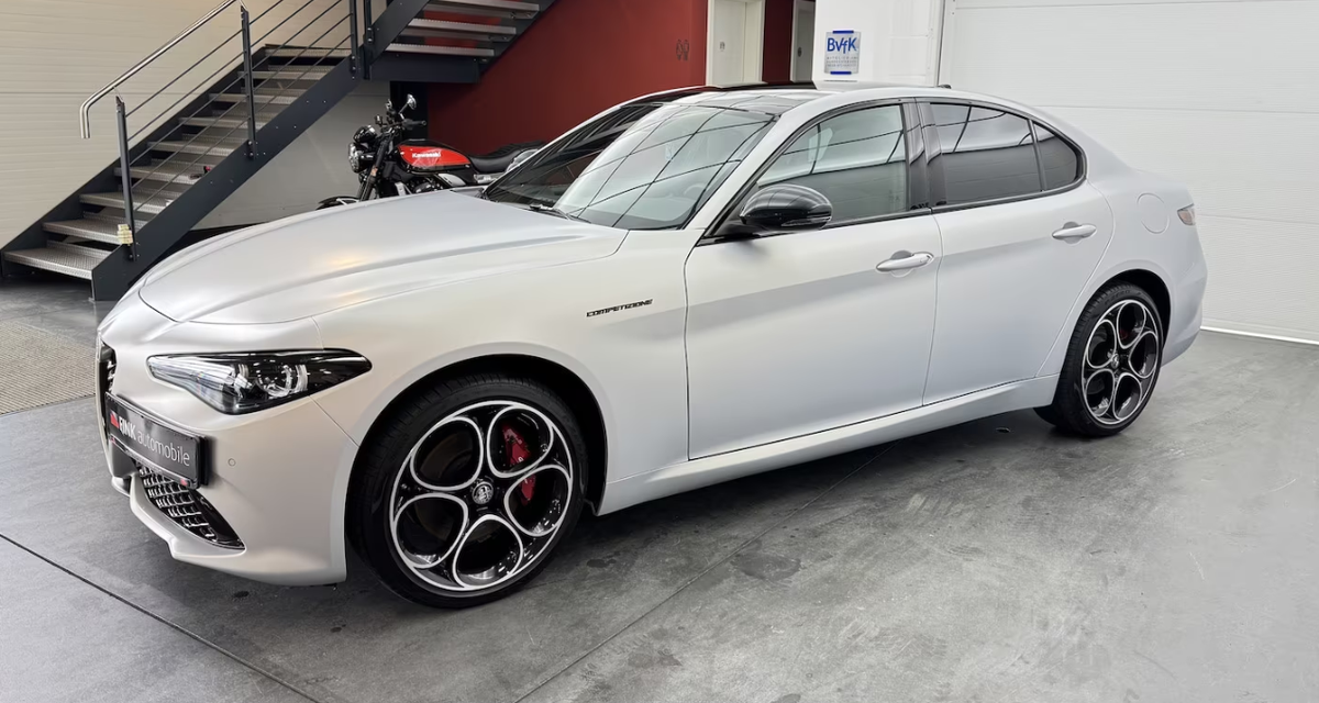 Alfa Romeo Giulia 2.0T 280ch Competizione Q4 AT8/Gris Panarea Mat/Harman-Kardon/Toit ouvrant