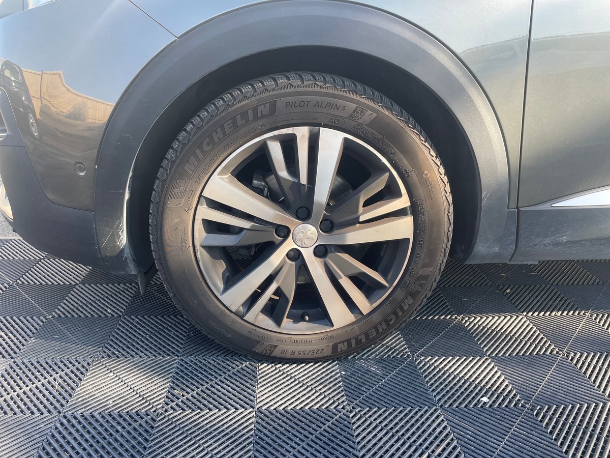 Peugeot 5008 1.5 BlueHDi EAT8 130 cv Boîte auto CARPLAY - 7 PLACES - CLIM AUTO - CAMERA DE RECUL