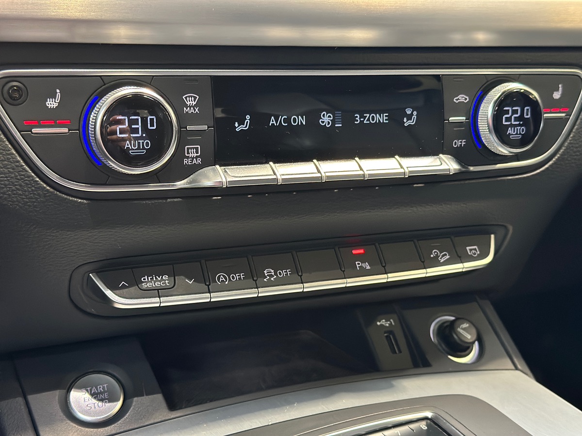 Audi Q5 40 TDI 190 cv S-Line Quattro S-Tronic7 - Attelage électrique - CarPlay