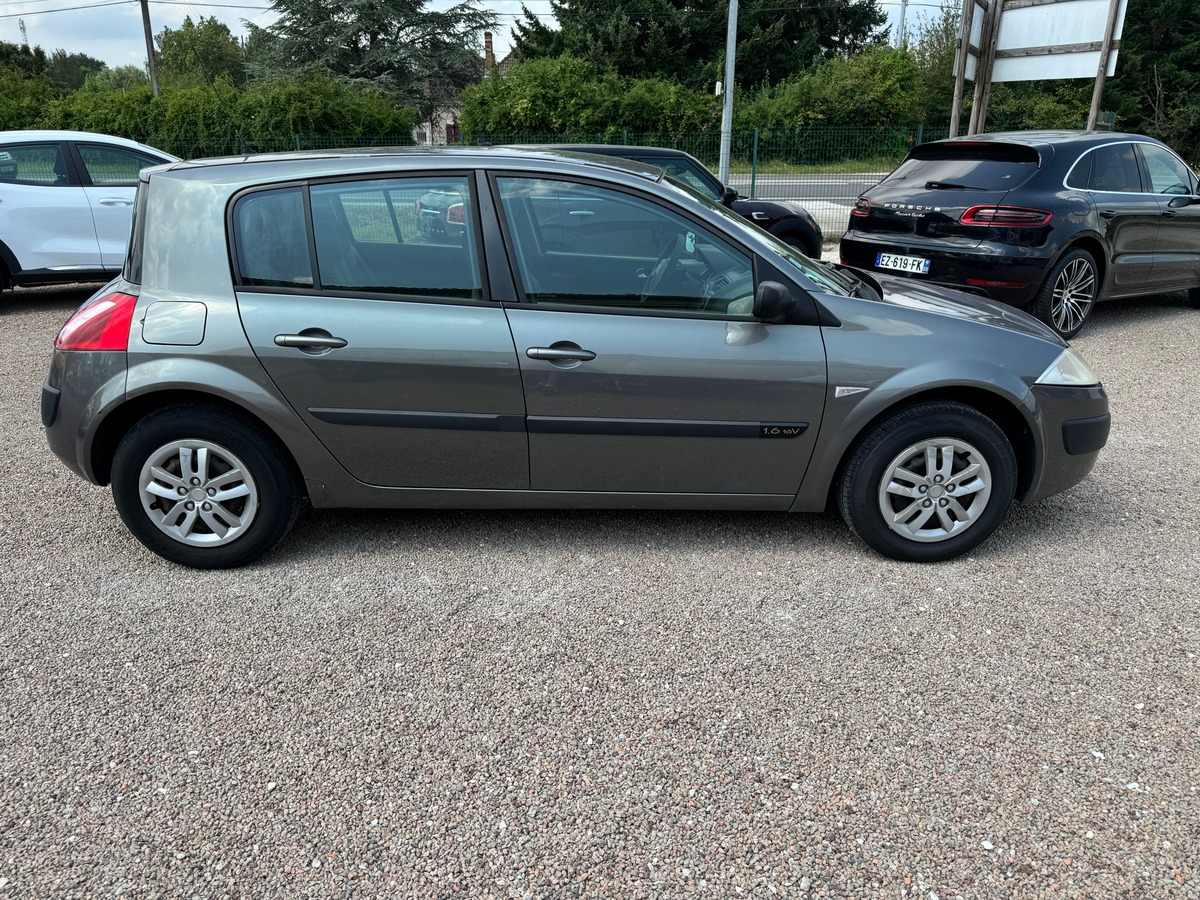 RENAULT Megane 1.6 I 115 CV HATCHBACK