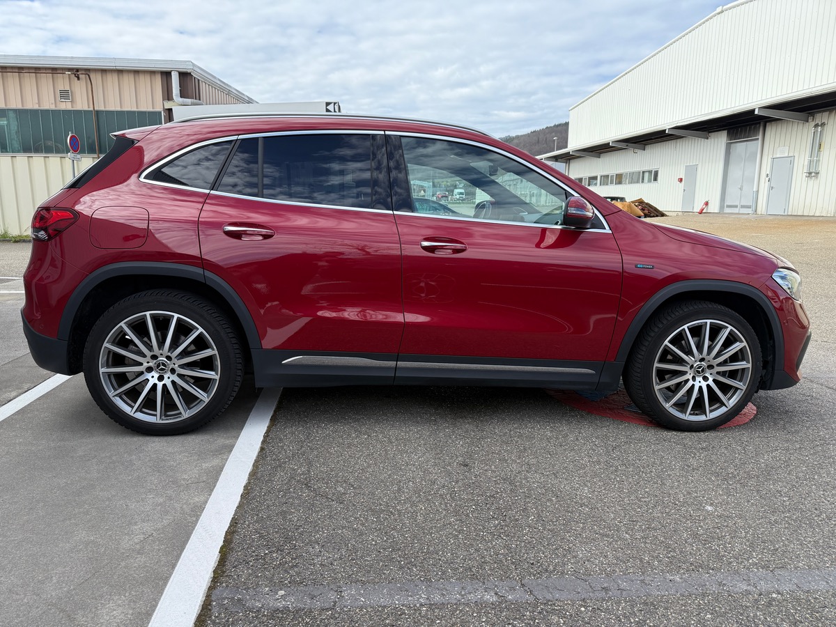 Mercedes-Benz GLA 250 e AMG line 160+102ch 8G-DCT, Toit ouvrant, Suivi complet Mercedes
