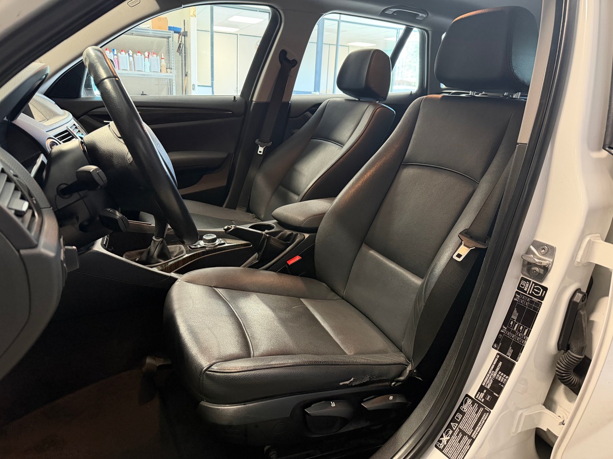 Bmw X1 E84 xdrive18 2.0 143 CV / 1er Main / GPS / Radar de stationnement Av / Ar