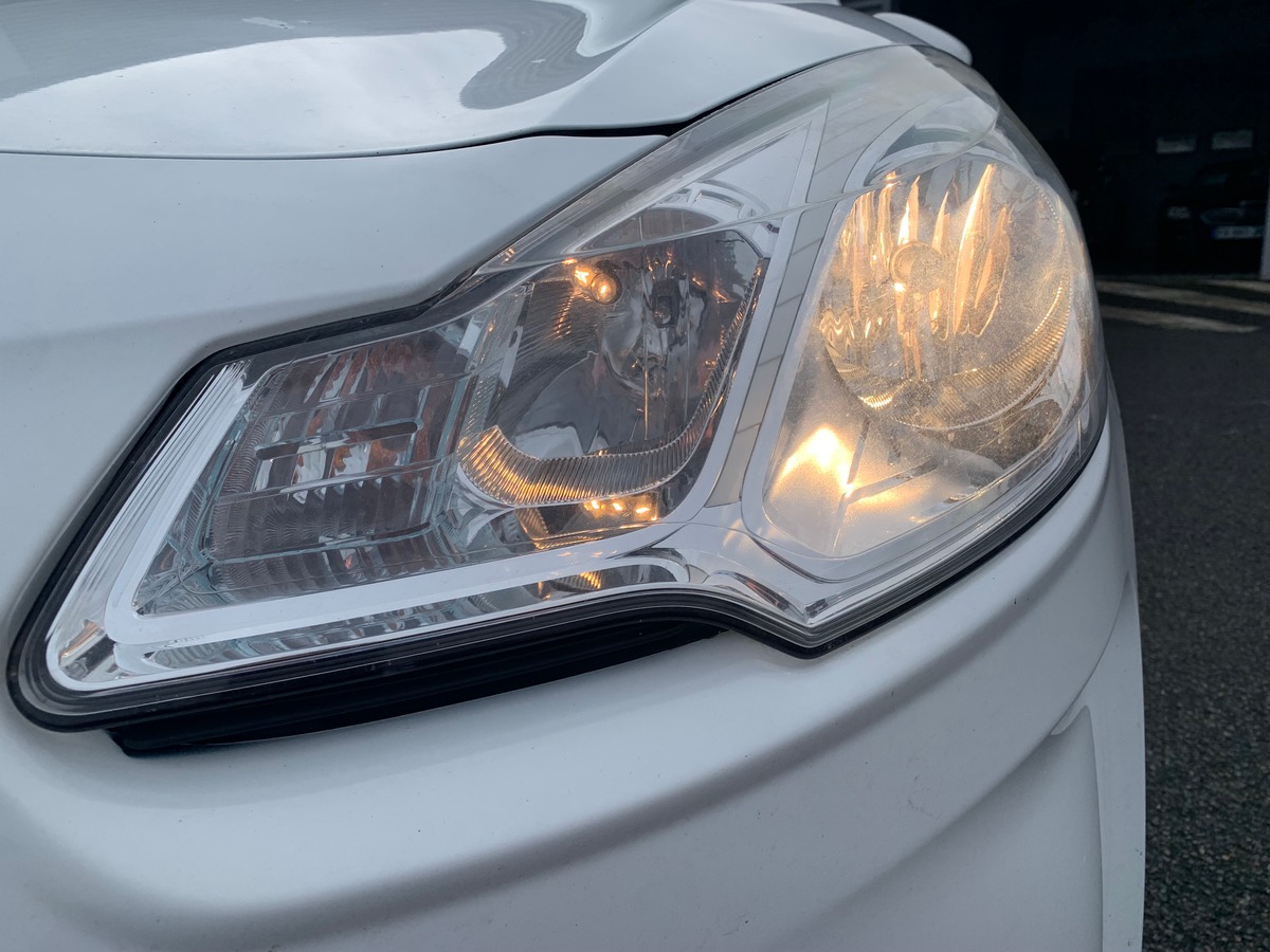 Citroën C3 68 ch | 2 Places | Régulateur de vitesse | Climatisation | Roue de secours homogène 15"