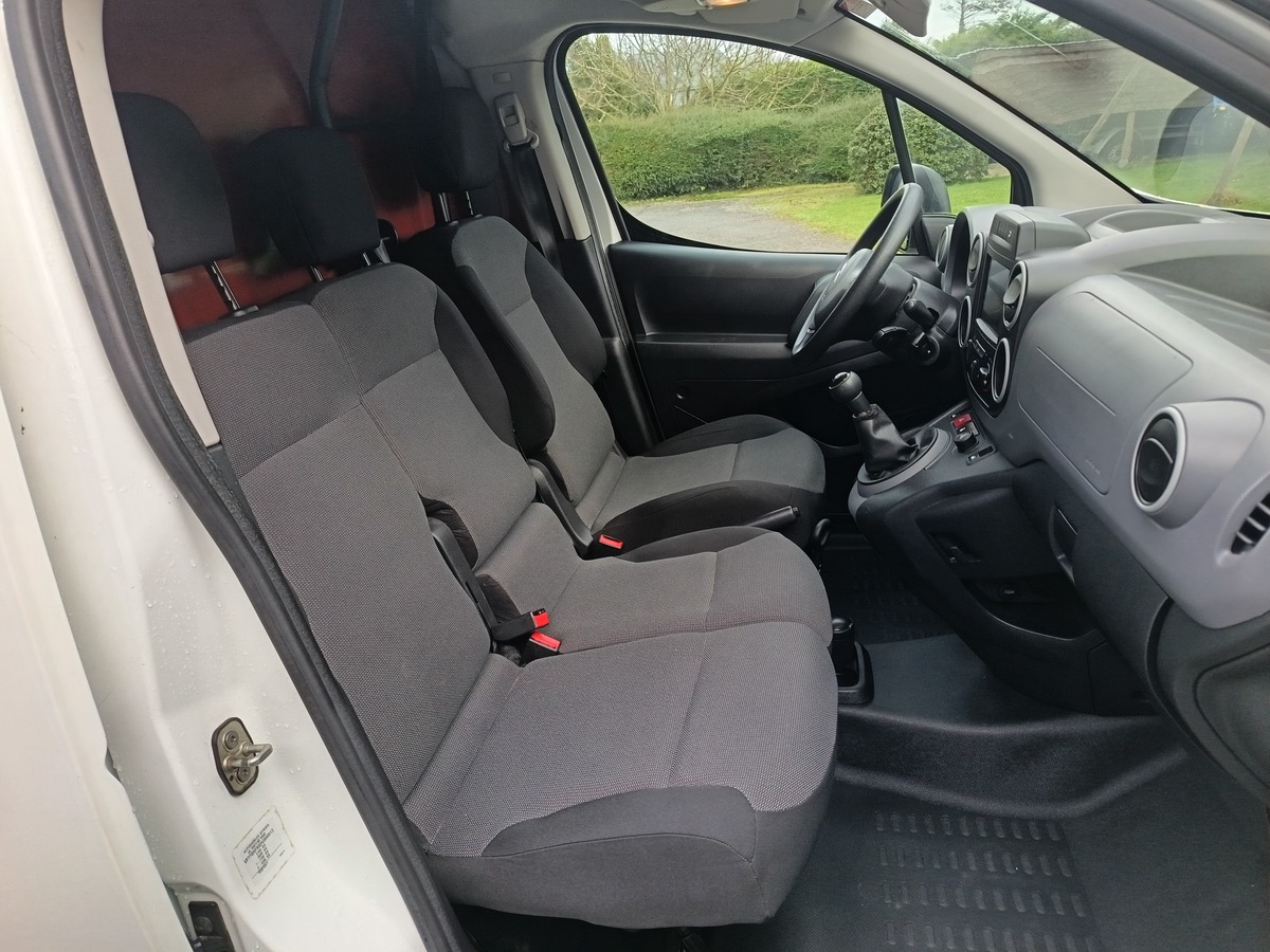Citroën Berlingo FG 1.6L 98 CH BUSINESS M Gtie 6 mois Tva récupérable/ 3 places/Android auto