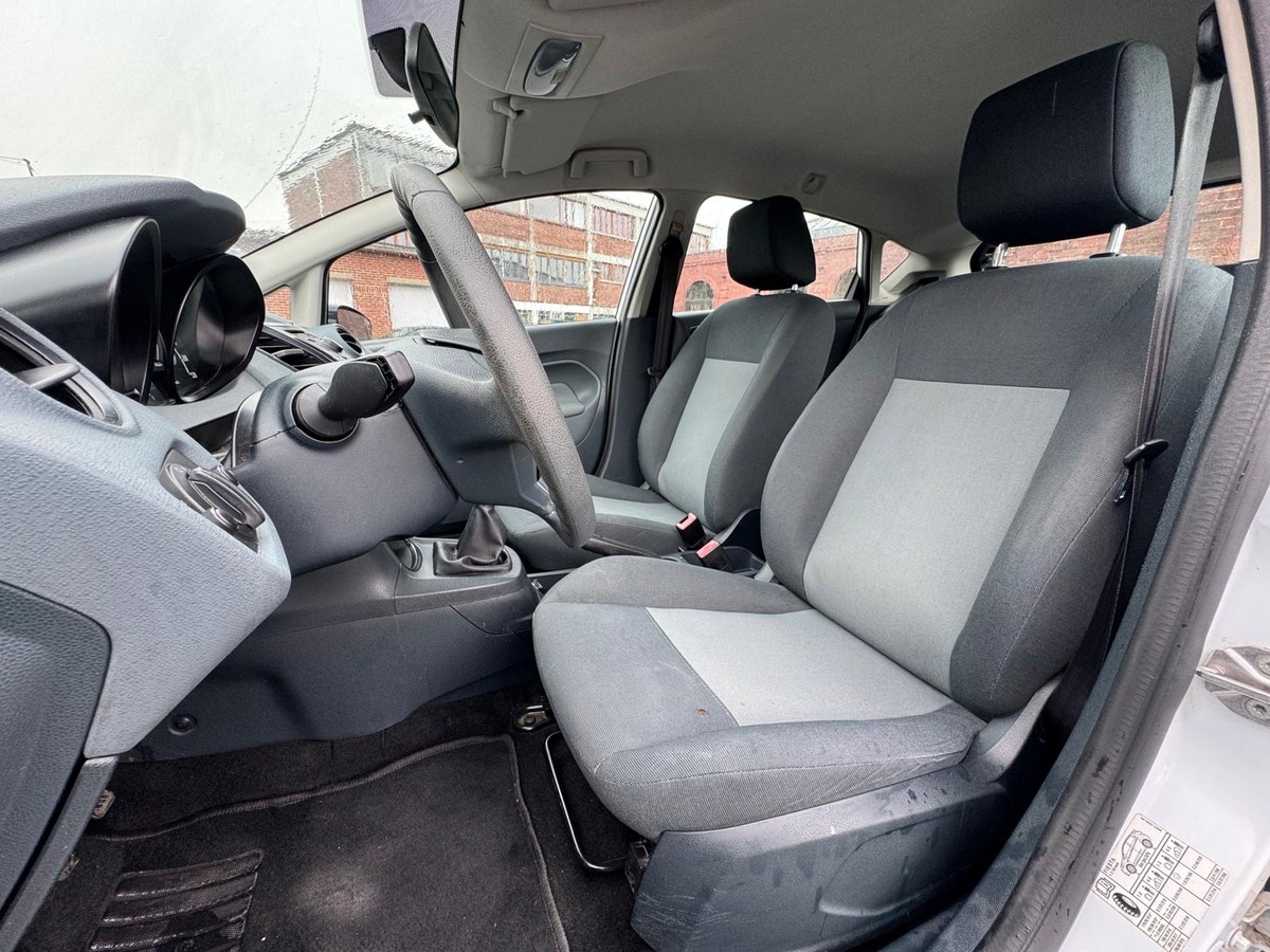 Ford Fiesta 1.25 82cv Ambiante Flexfuel (sans plomb / éthanol) - Garantie