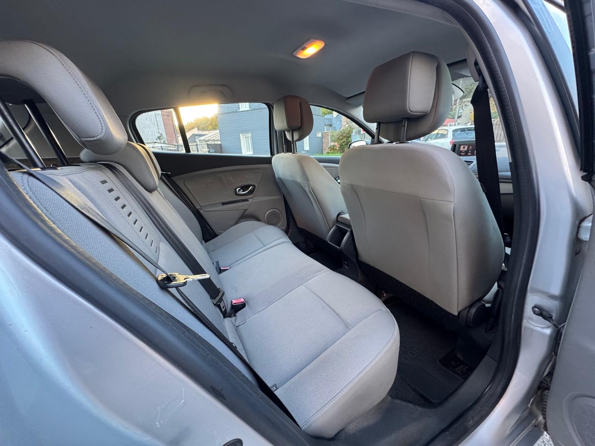 RENAULT Megane III 1.6 E85 (Flexfuel) 110cv Carminat Tom Tom  - Garantie