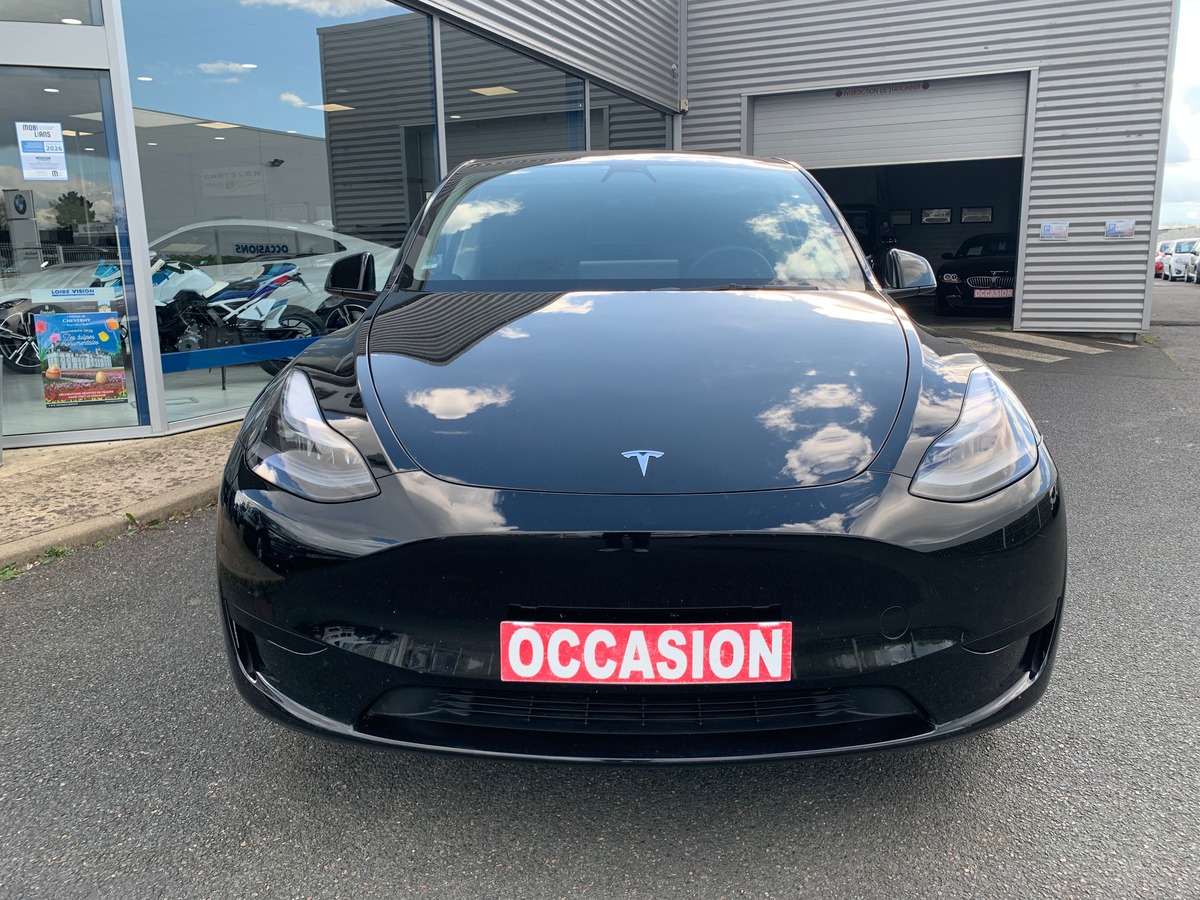 Tesla Model Y 275 chevaux | Premiére MAIN | Standard | Toit panoramique | Cuir | Siéges électriques