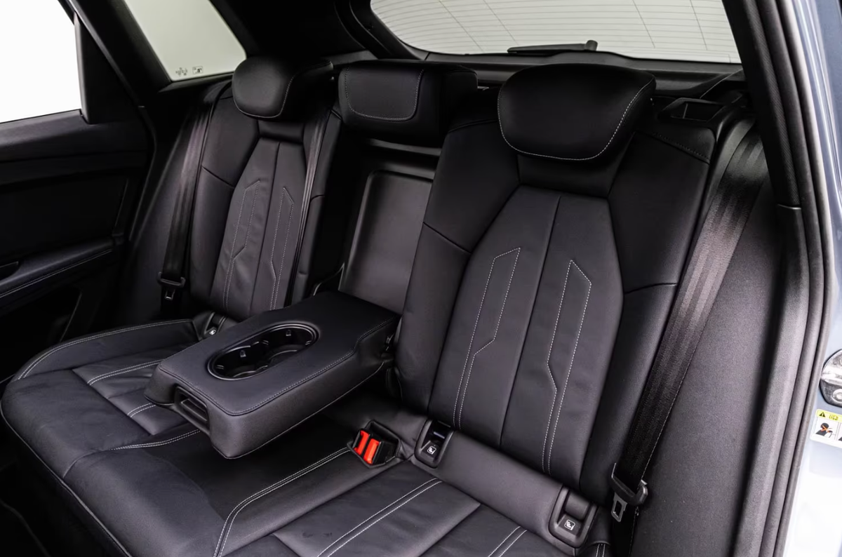 Audi Q4 e-tron 45 e-tron 265ch quattro S line/Toit ouvrant/Attelage