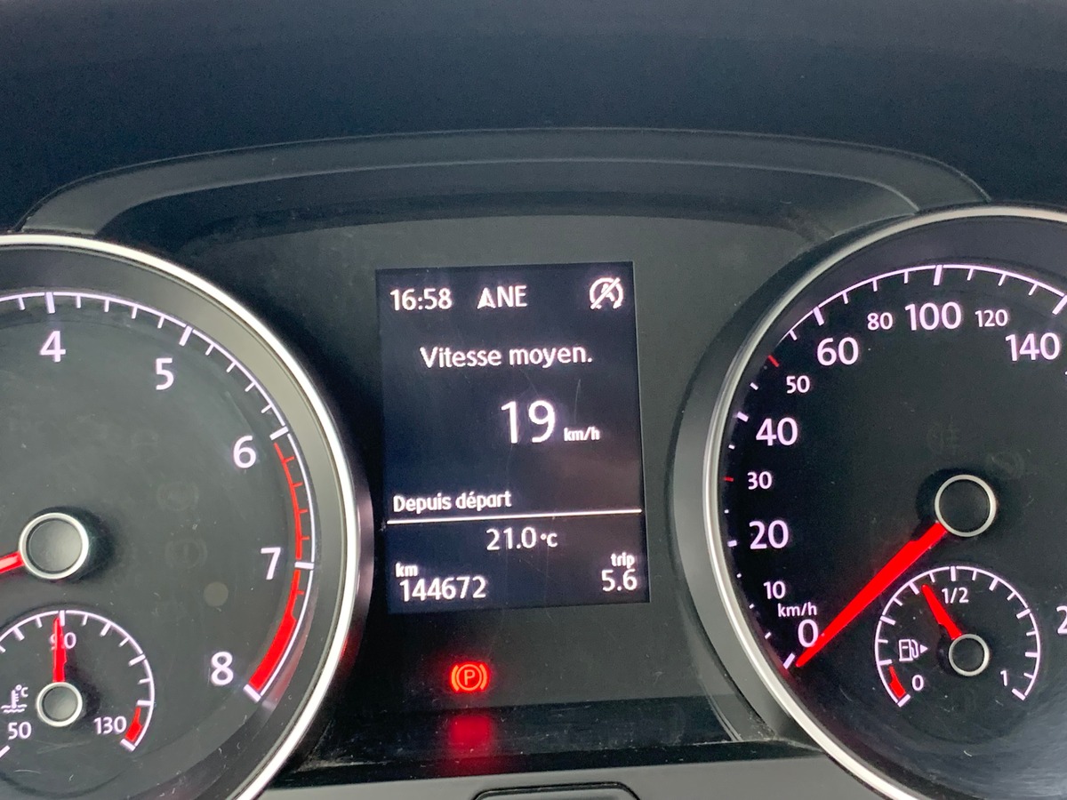 Volkswagen Golf 125 | Sound | Caméra recul | Régulateur | GPS | Apple car play | Attelage amovible