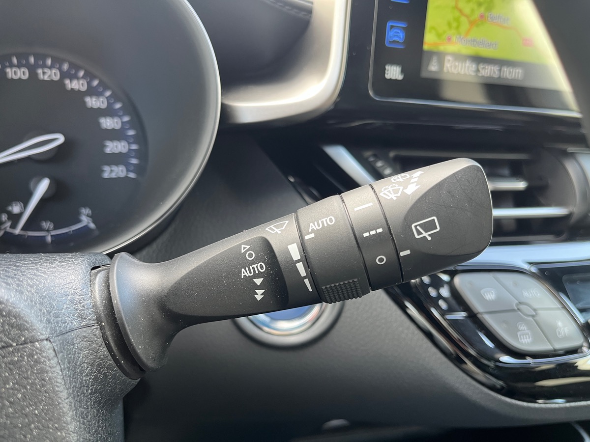 Toyota C HR 1.8 HYBRIDE 122ch COLLECTION, Cuir Alcantara, Sièges chauffants, Caméra de recul, JBL
