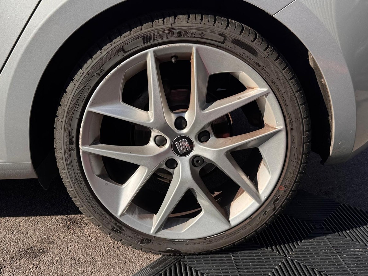 Seat Leon 2.0 tdi 150 FR / Distribution OK / Caméra / Carplay
