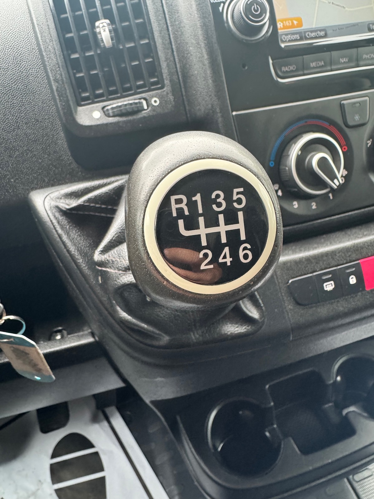 Peugeot Boxer 2.0 BHDI 110CH PREMIUM PACK BVM6 + ATTELAGE / MOTEUR NEUF