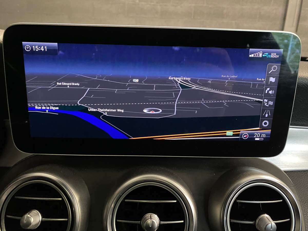 Mercedes Benz Classe C 220 cdi AMG Line / Toit Panoramique Ouvrant / Cock Pit / Led d Ambiance