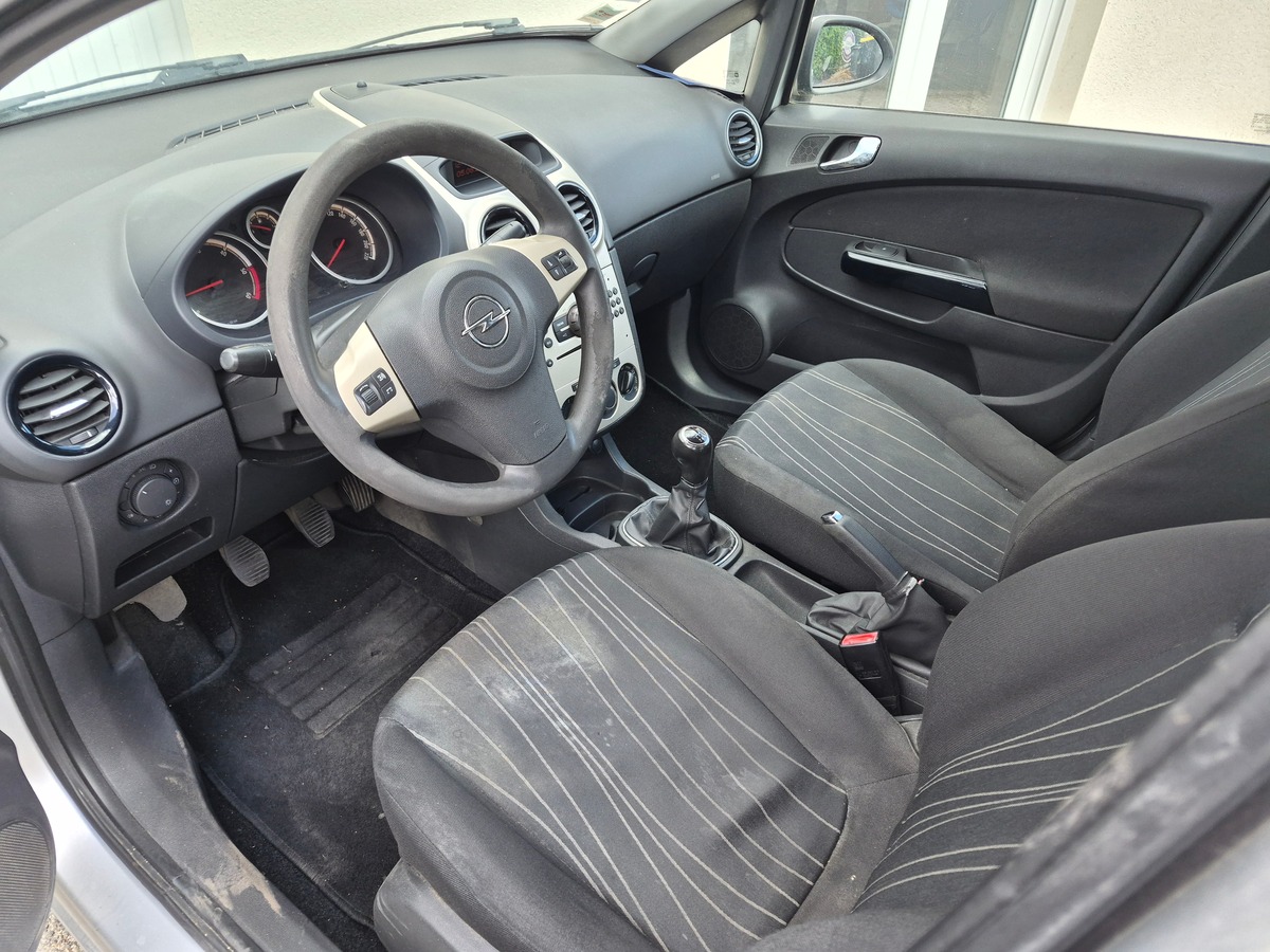 Opel Corsa 1.3 cdti 75 ch Enjoy