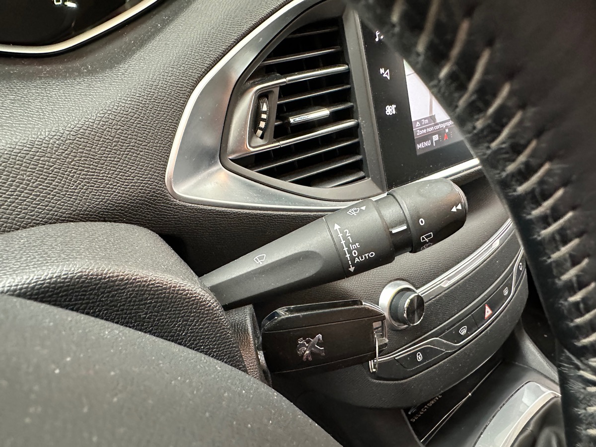 Peugeot 308 SW II (2) SW 1.5 BLUEHDI 100cv S&S STYLE