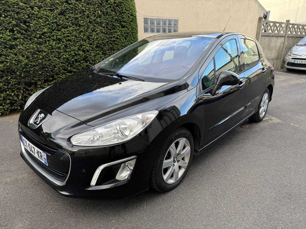 Peugeot 308 1.6 e-HDI 115 CV allures  en 4X