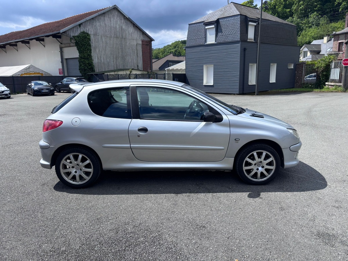 Peugeot 206 1.6 16v 110 XS 3p - Prête à partir
