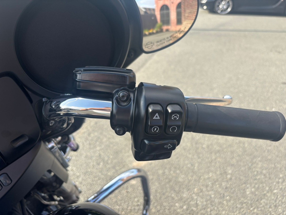 Harley Davidson Electra Glide Standard FLHT - Entretien complet HD