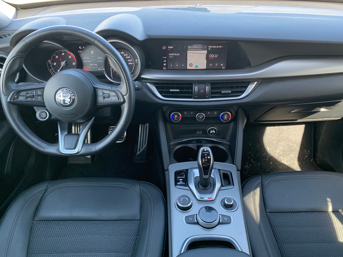 Alfa Romeo Stelvio 190 ch | Sprint | Caméra recul | Apple car Play | Coffre assisté électriquement