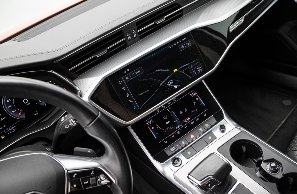 Audi A6 Avant V C8 55 TFSI 340ch quattro S tronic 7 / VO allemand / Malus 8 100,70 euros