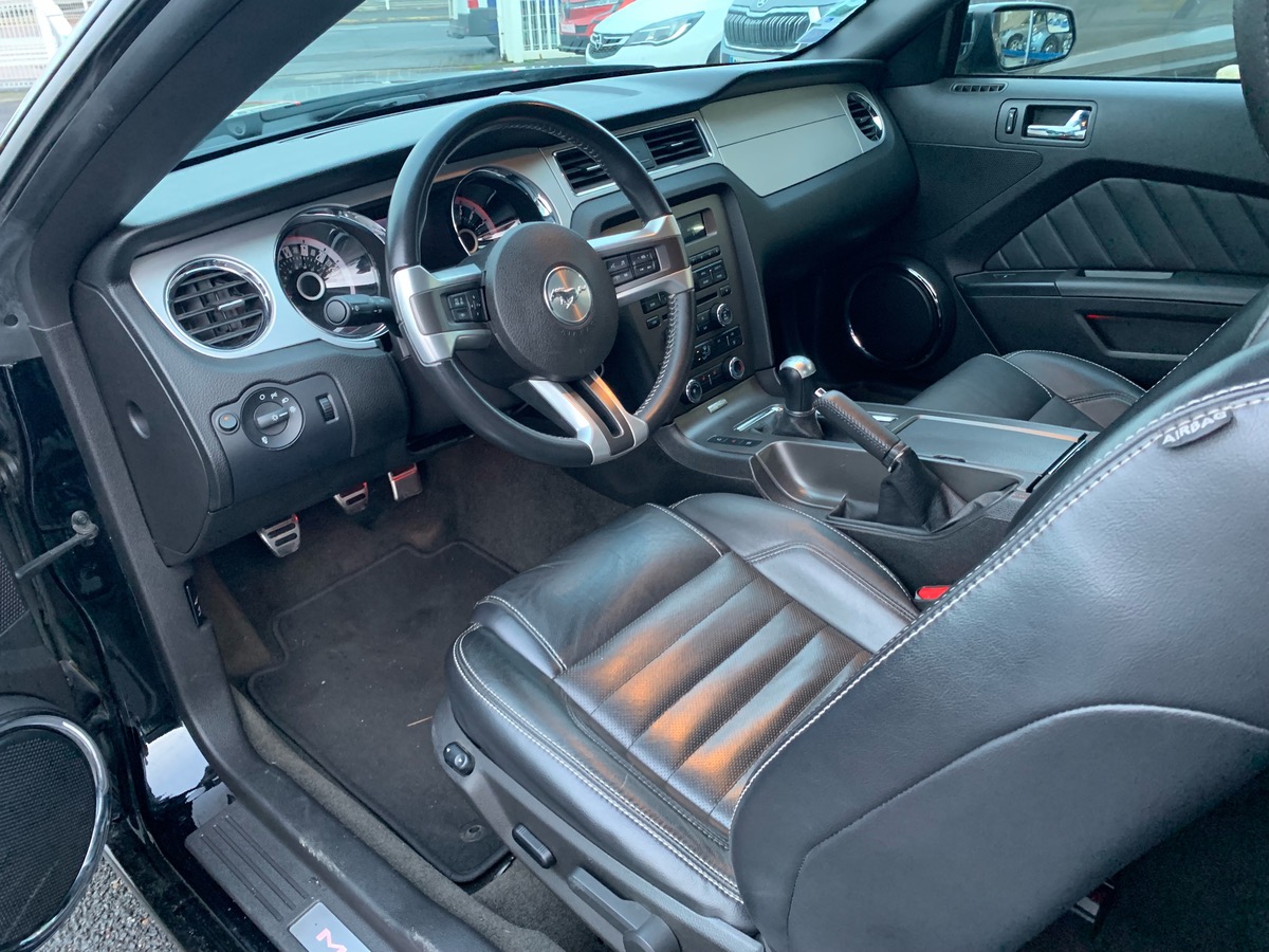 Ford Mustang 305 ch | Reprogrammation Ethanol | Intérieur cuir | Siéges avant chauffants