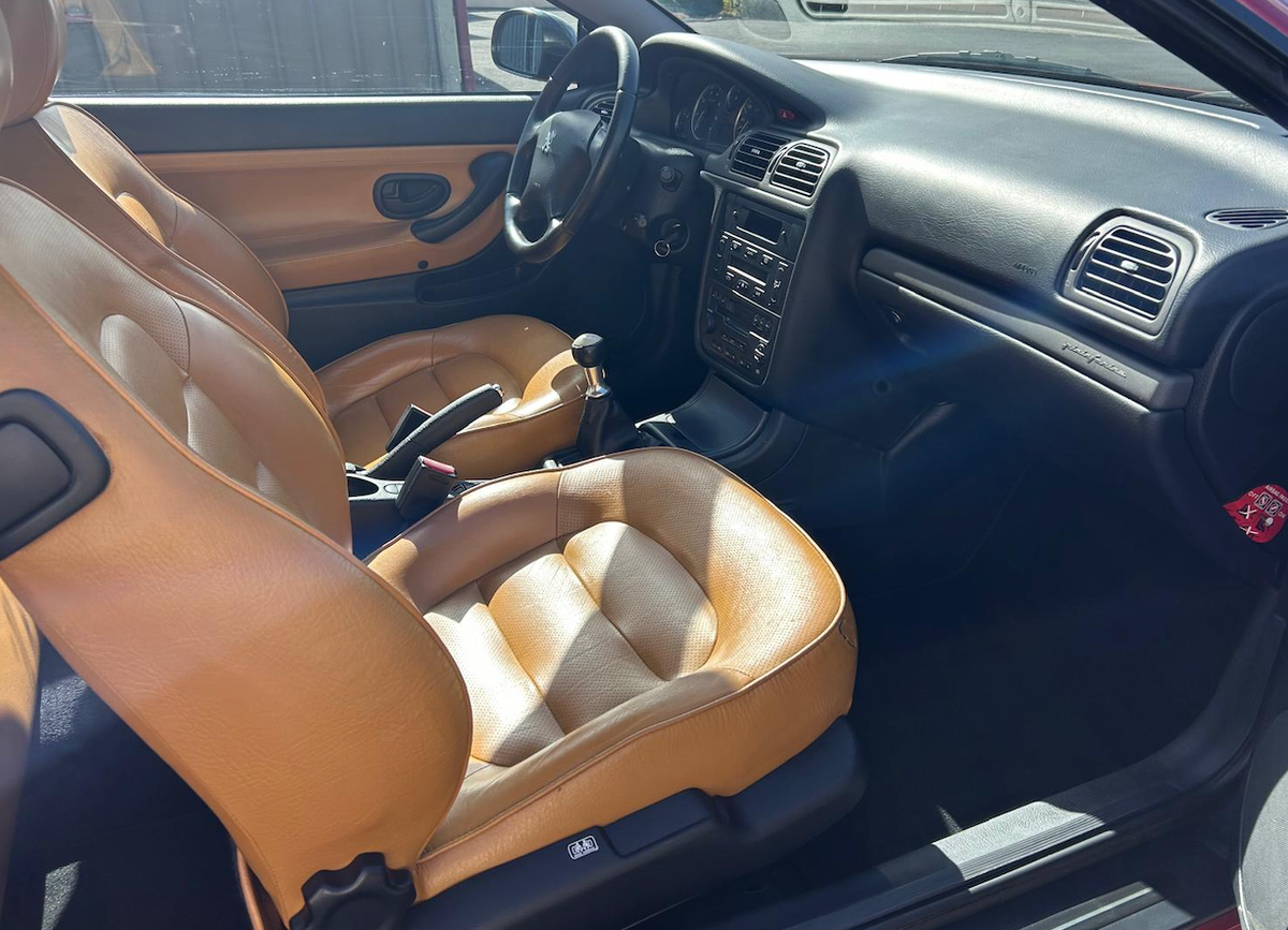 Peugeot 406 Coupé 2.0 16s (135 ch)