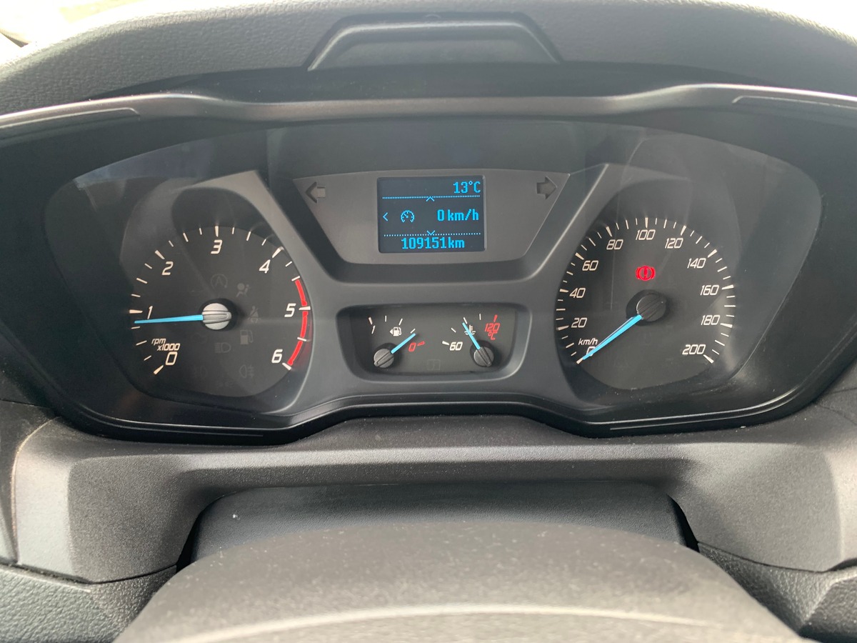 Ford TRANSIT 130 ch | Attelage | Régulateur de vitesse | Bluetooth | Plancher bois et latérale