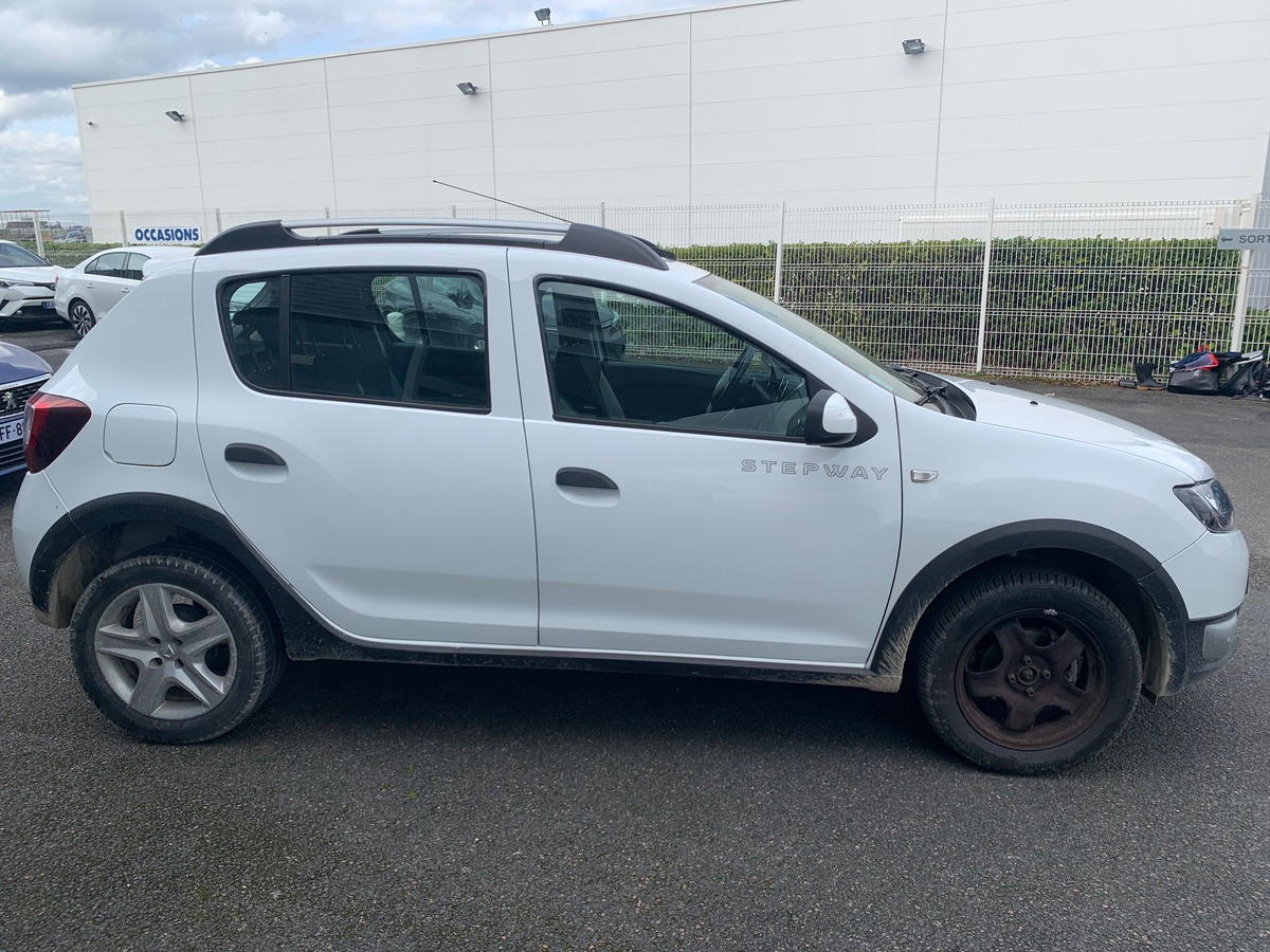 Dacia Sandero Stepway 90 ch | Roue de secours + cric | Aide stationnement Arrière | GPS | Bluetooth