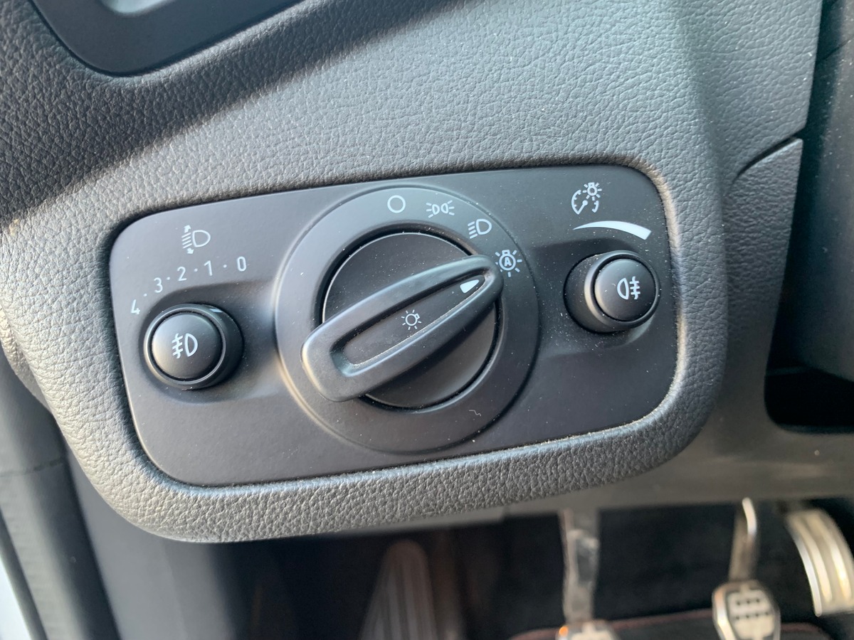 Ford Kuga 120 chevaux | St-Line | Caméra de recul | Attelage | GPS | Coffre assisté électriquement