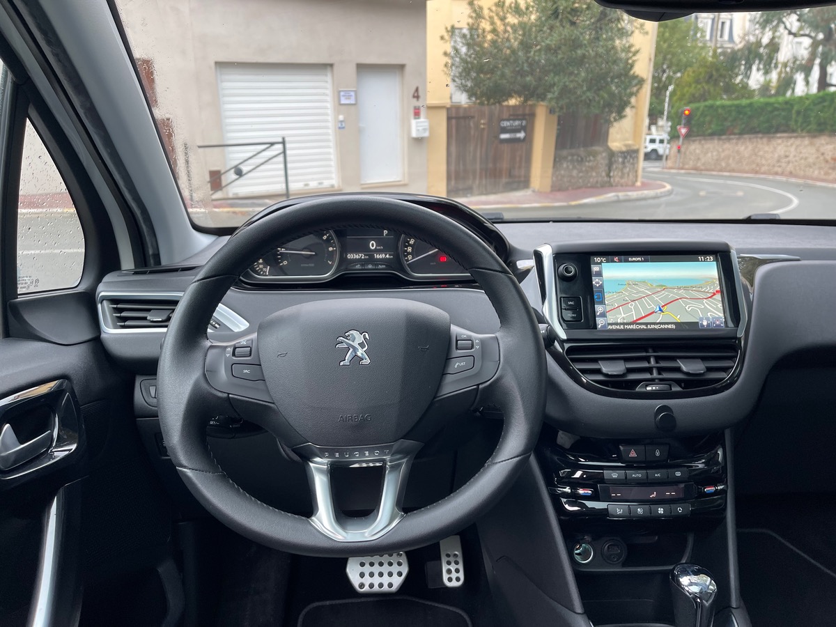 Peugeot 208 1.6 VTI 120 CV / KM Réel / Toit Panoramique / Féline /GPS /Jantes