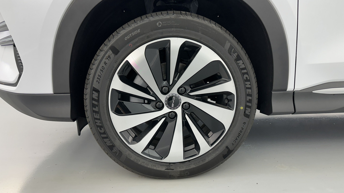 BYD BYD SEAL U 1.5l DM-i 218 chevaux | PHEV Boost (18kWh) | Apple CarPlay | PLUSIEURS COLORIS