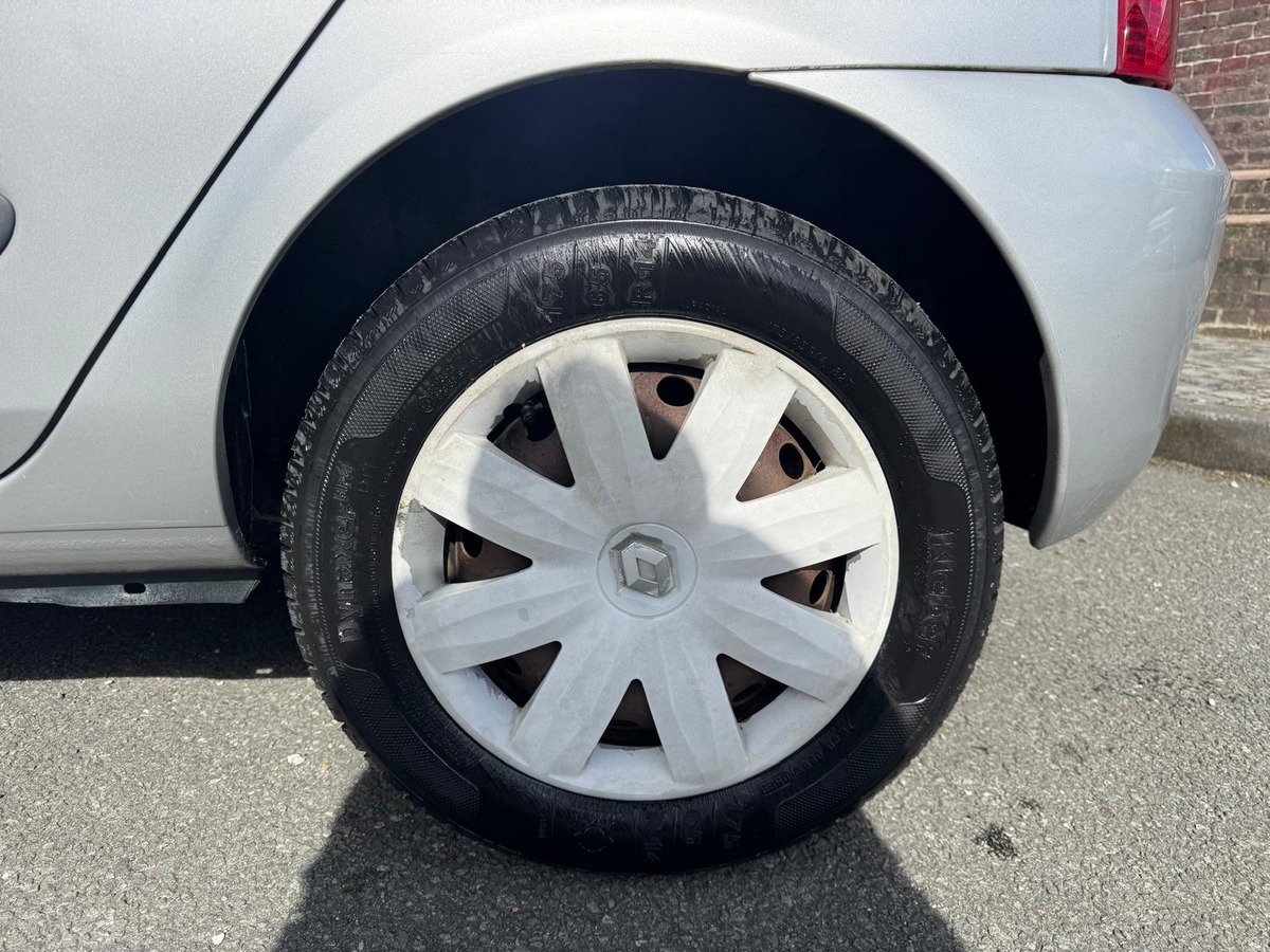 RENAULT Clio II Phase 2 1.2 Campus - 5 portes - Distribution neuve - Garantie