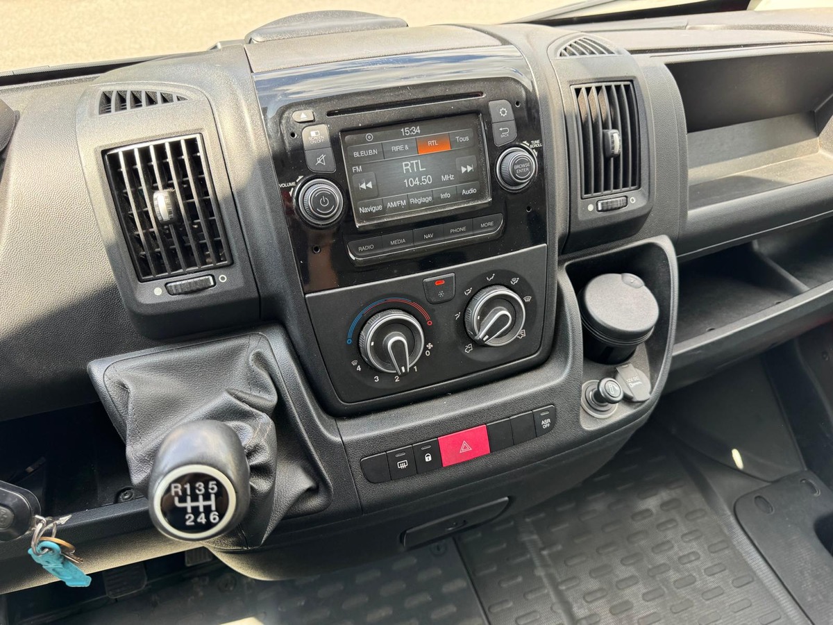 Peugeot Boxer II 3.0 HDI 180cv pack clim L3H2 vitré - Deuxième main - Boite manuelle